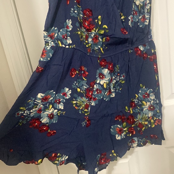 Navy Floral Print Romper - Picture 8 of 11